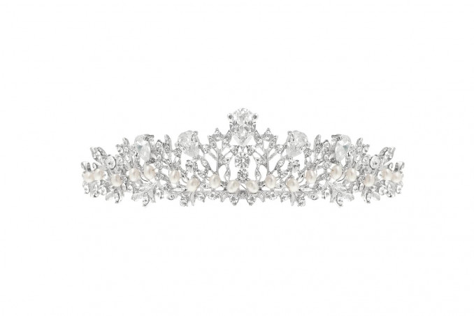 Trouwen Accessoires Haaraccessoires Kransen & Tiaras Posh Bridal Crown Tiara for Lavish Zirconia Shine and Glamour 