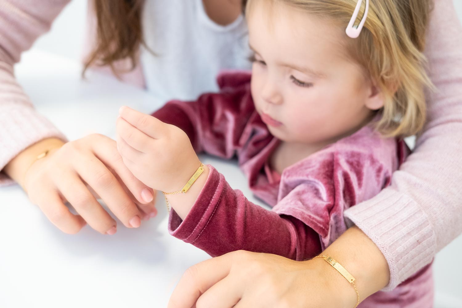 Leuke armbandjes voor kinderen voor om de pols voor een kindje