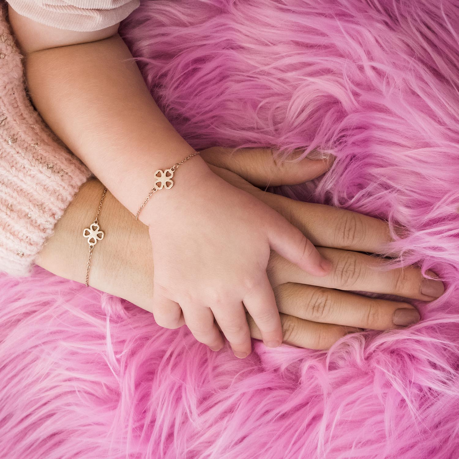 rose gouden armband met clover voor moeder en dochter