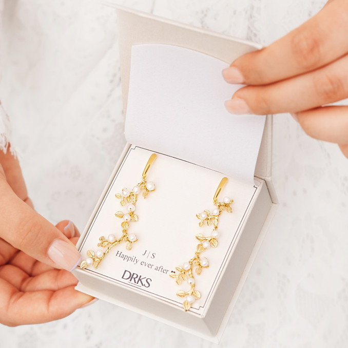 Shop de mooiste bohemian oorbellen in het goud in een sieradendoosje met persoonlijke tekst