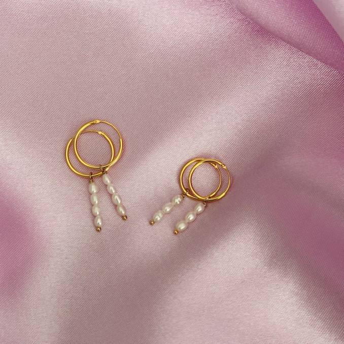 Gouden oorbellen met 3 en 4 pareltjes