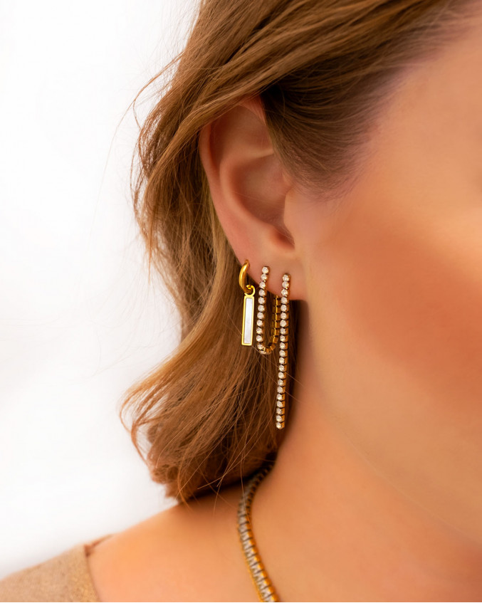 Tennis earrings met opal kleurige steentjes