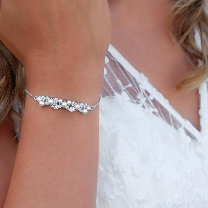 Bruids armband met parels voor een trendy look