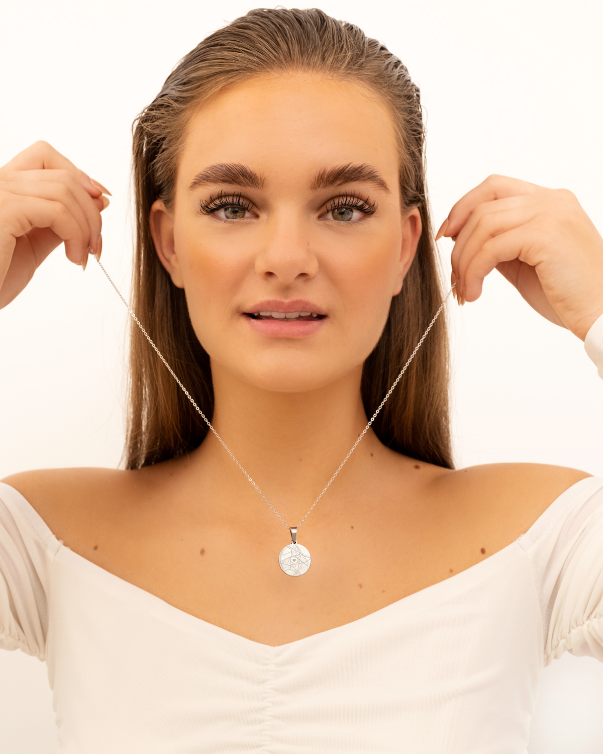 Glazen zonnevanger met zon- en maanontwerp met vier seizoenen rand | 150 mm diameter met ketting om op te hangen | kleurvanger | raamdecoratie | perfect voor serre | woonkamers | tuin