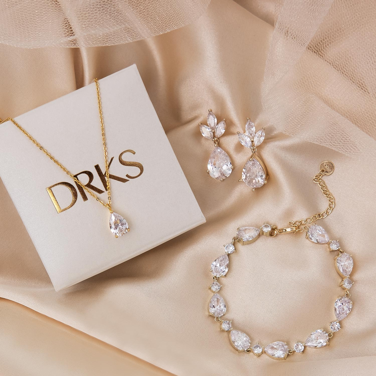 Gouden daily luxury ketting uit sieraden set