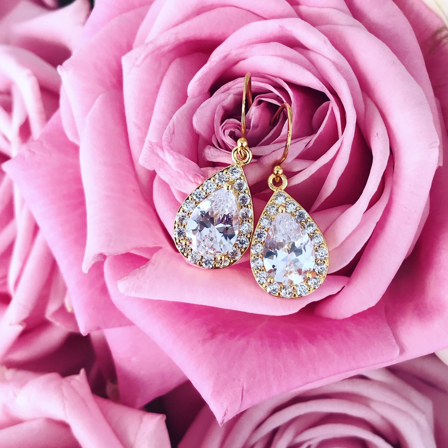 Hangende Druppel Oorbellen Goud | Shop DRKS Sieraden