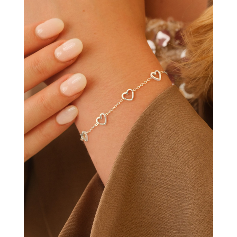 Armband met 4 hartjes