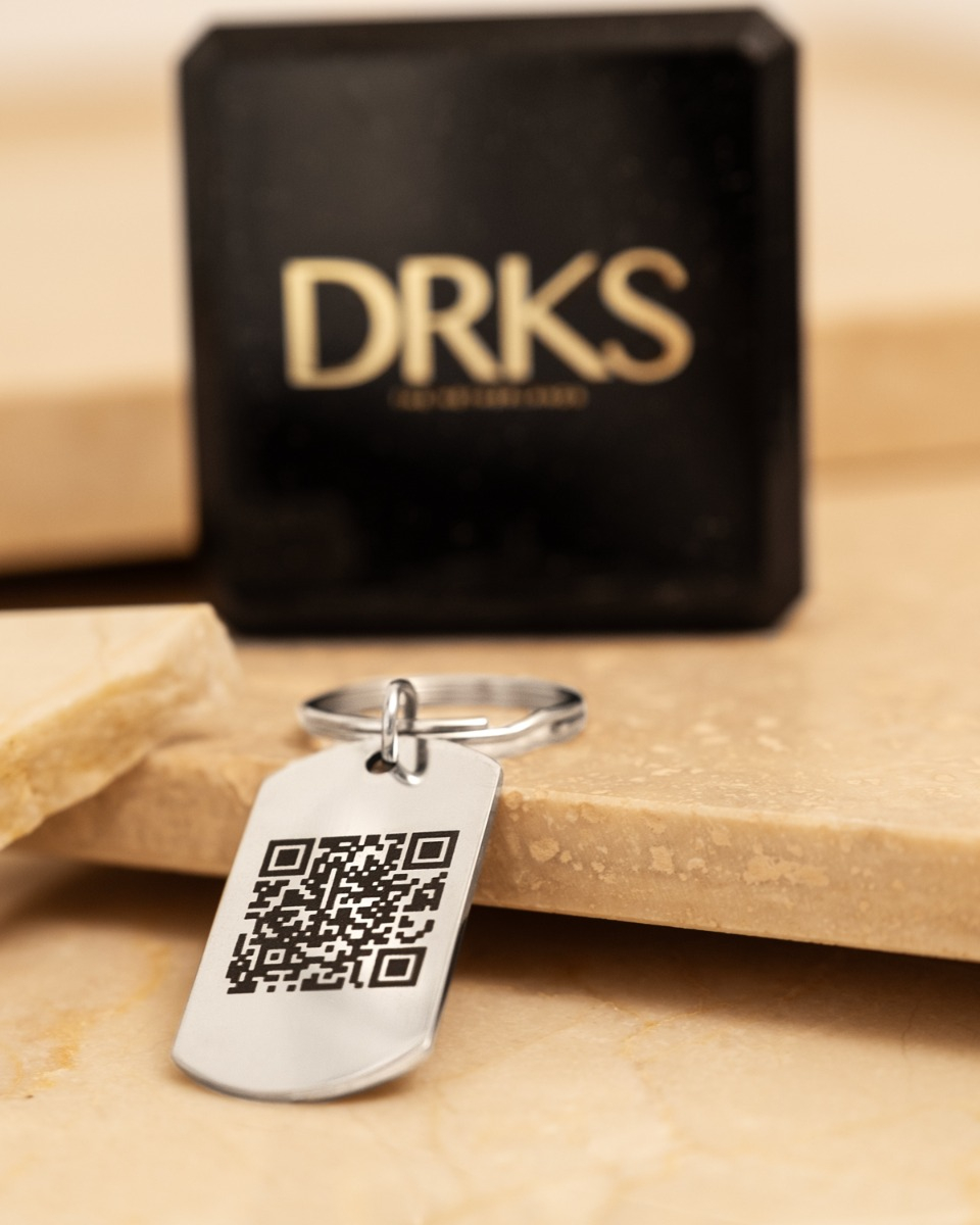 Zwarte sleutelhanger met qr code