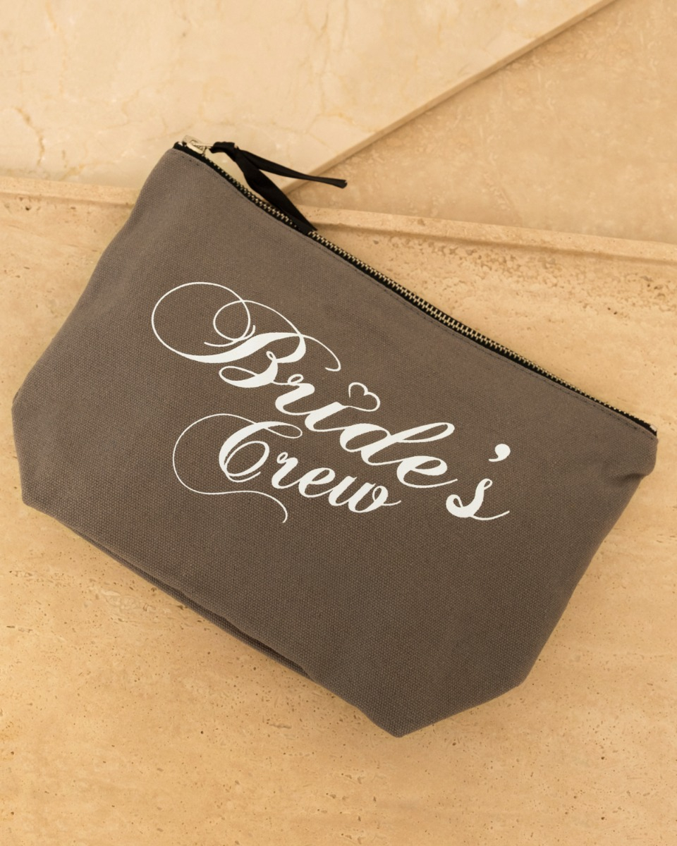 Grijze toilettas voor de bride's crew