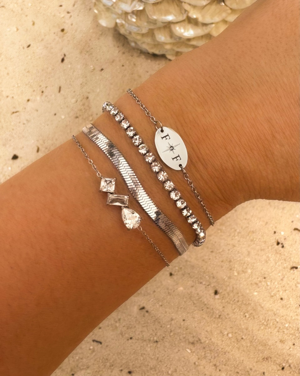 Zilveren armparty met steentjes