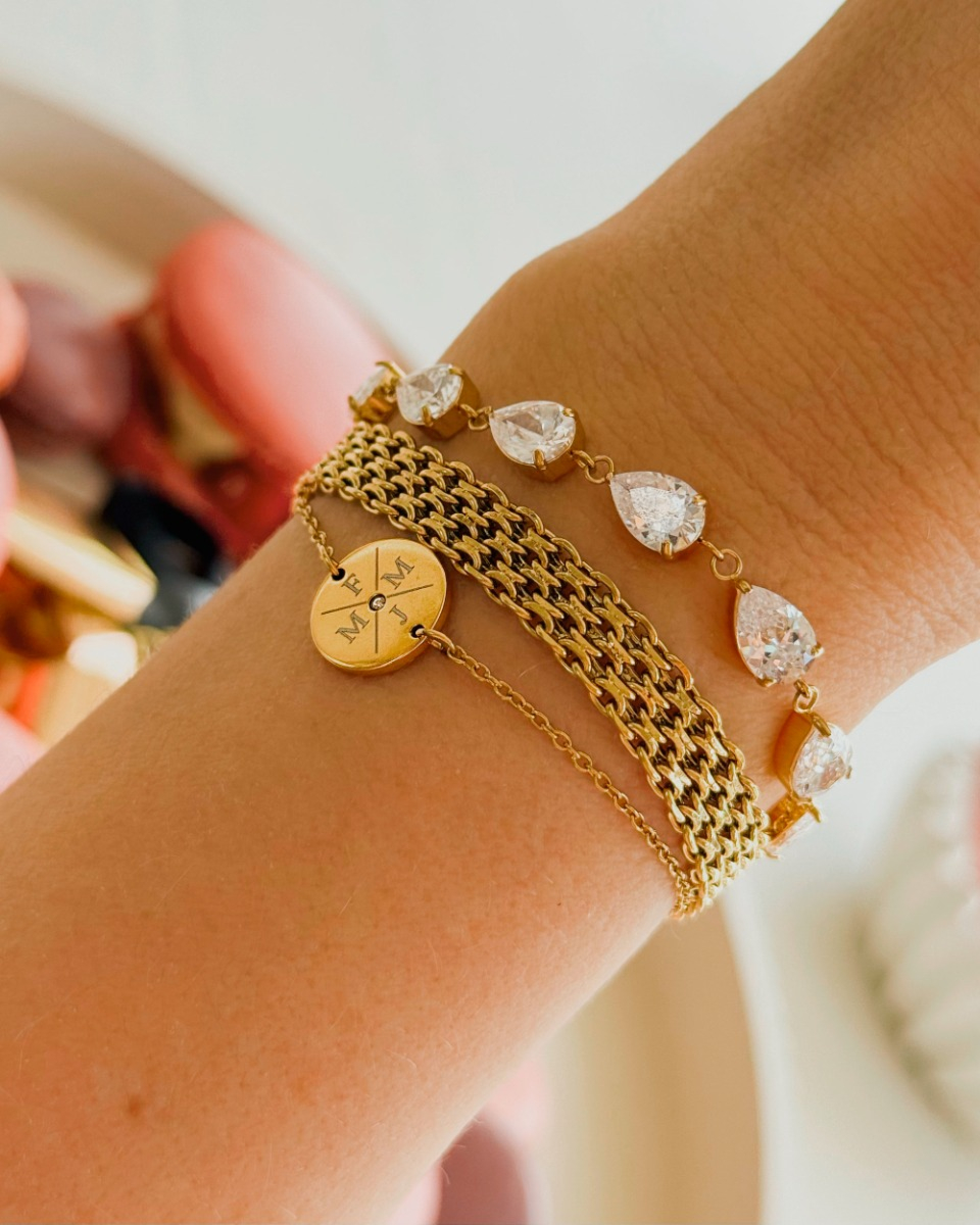 Armband 4 initialen steentje kleur goud