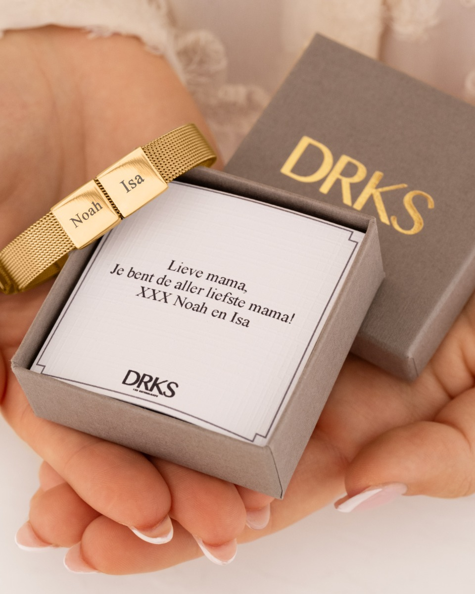 Gouden mesh armband in sieradendoosje met tekst