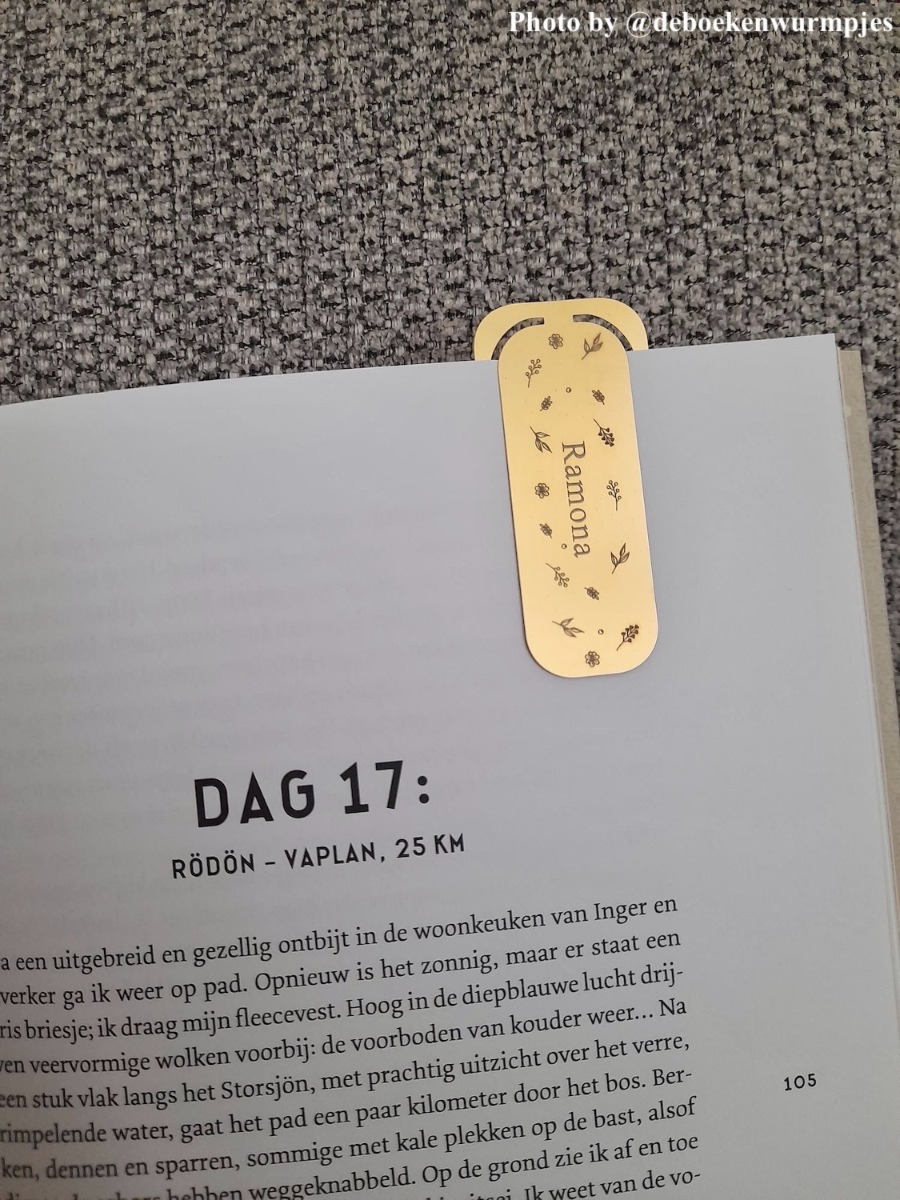 influencer met DRKS boekenlegger
