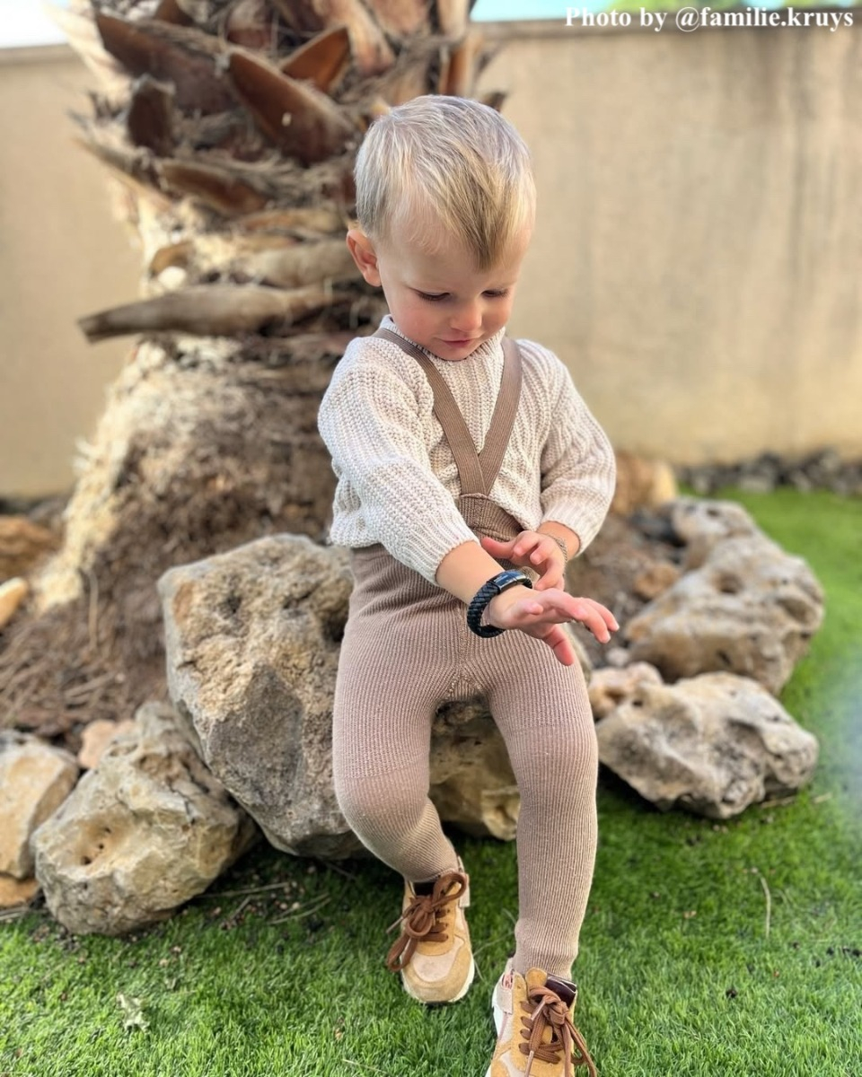 influencer met armbandje