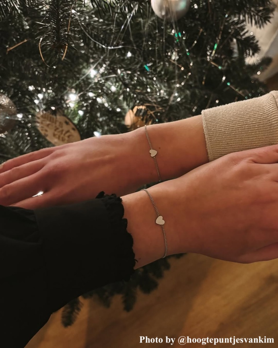 Zilveren hartjes armbanden moeder dochter