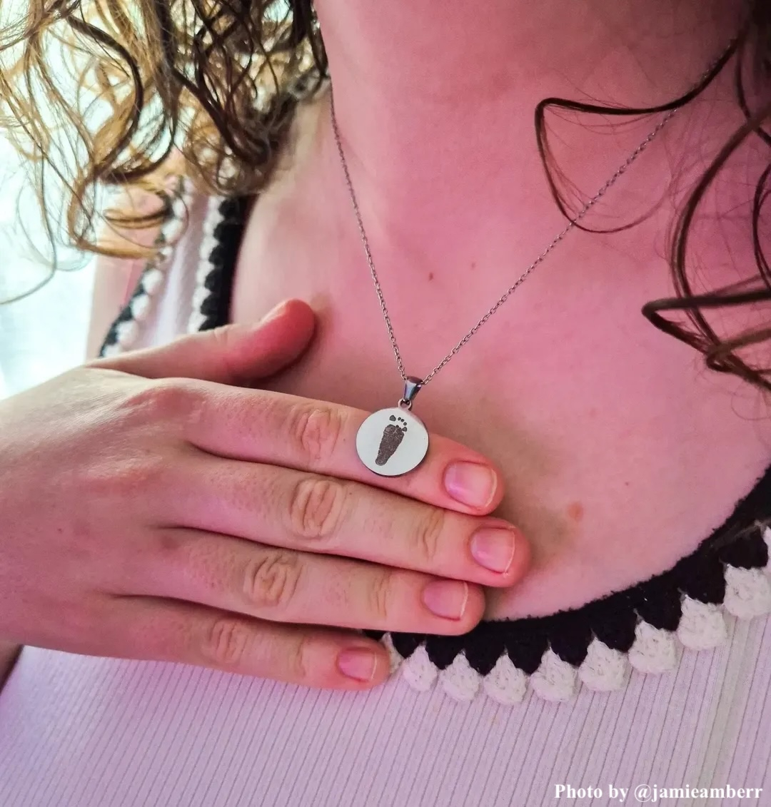 Zilveren ketting bij influencer
