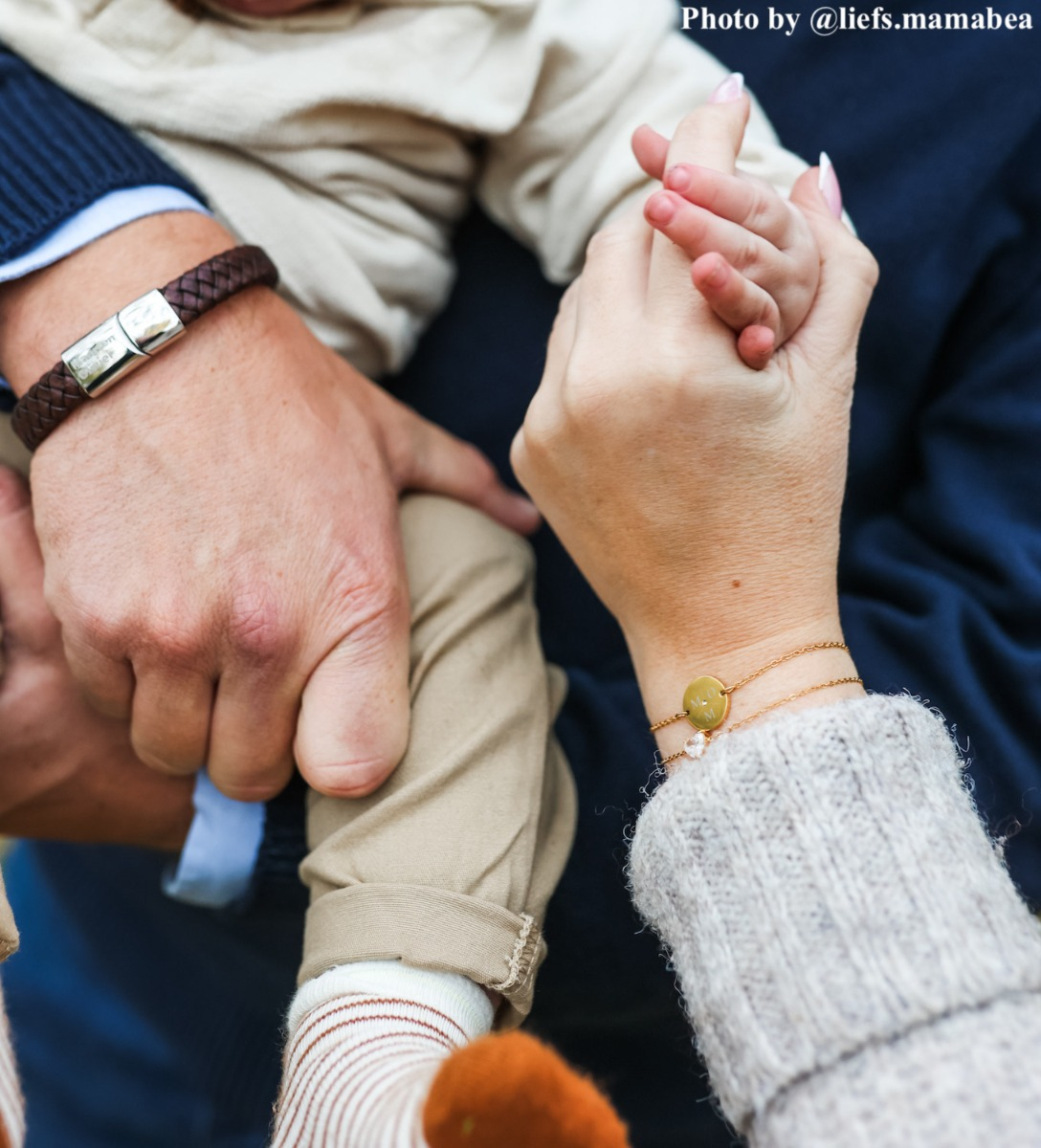 Armband 3 initialen steentje kleur goud