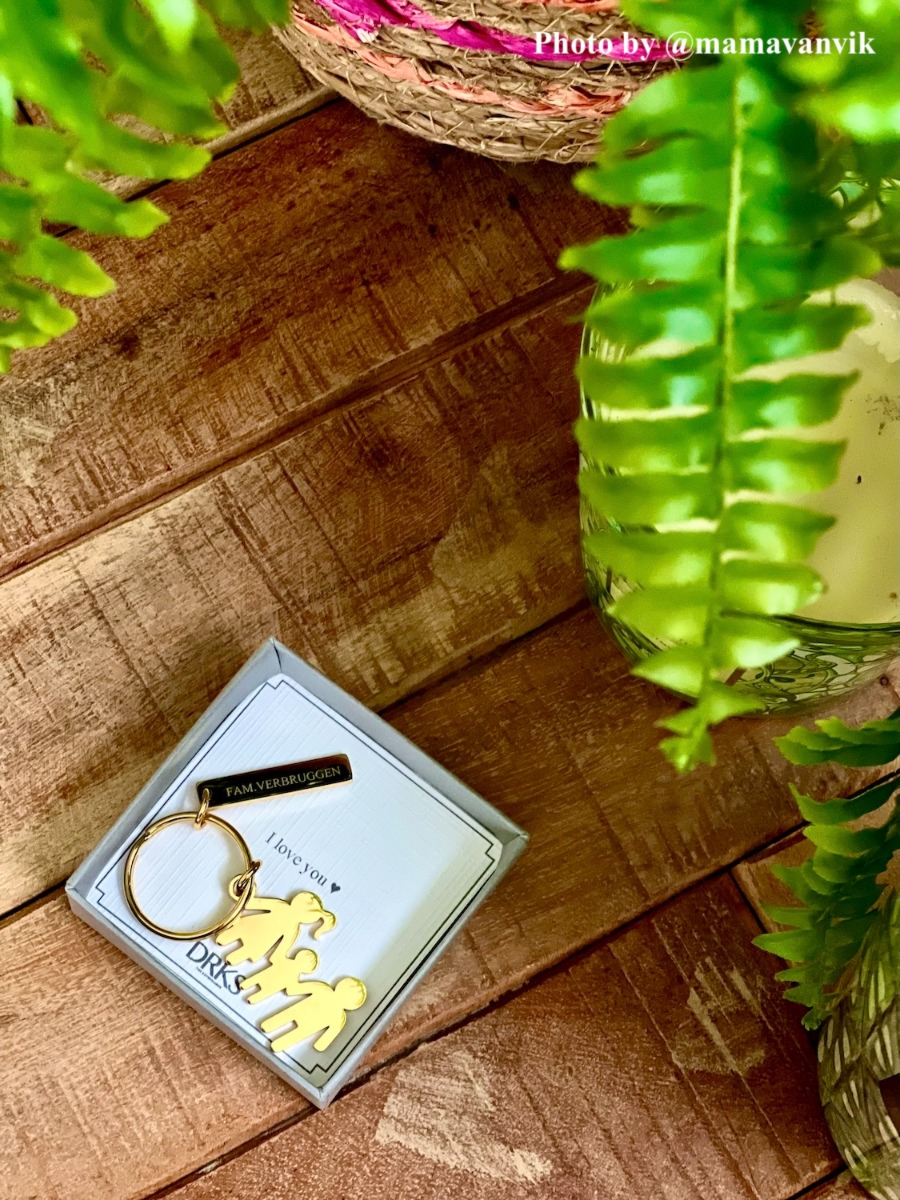 Influencer met DRKS sleutelhanger
