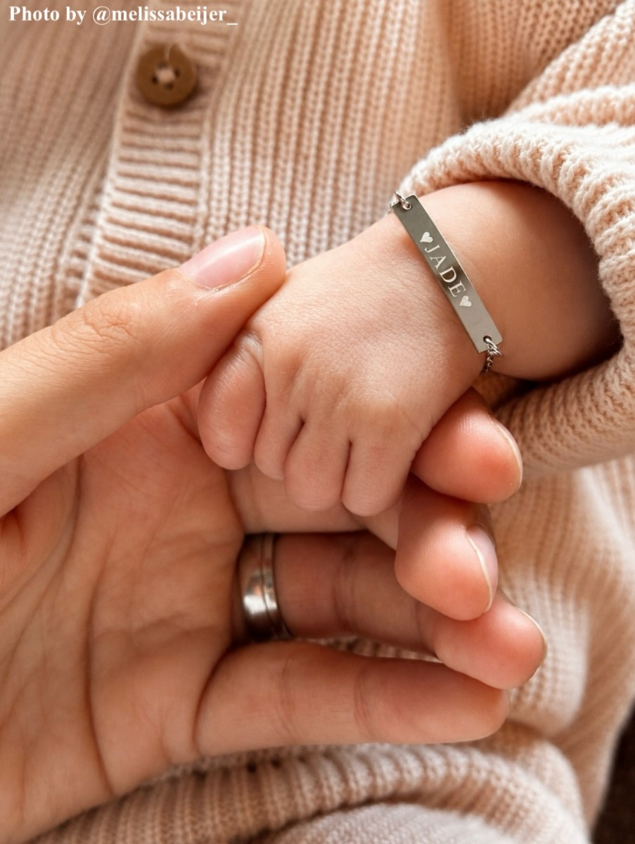 Baby armband bij influecer