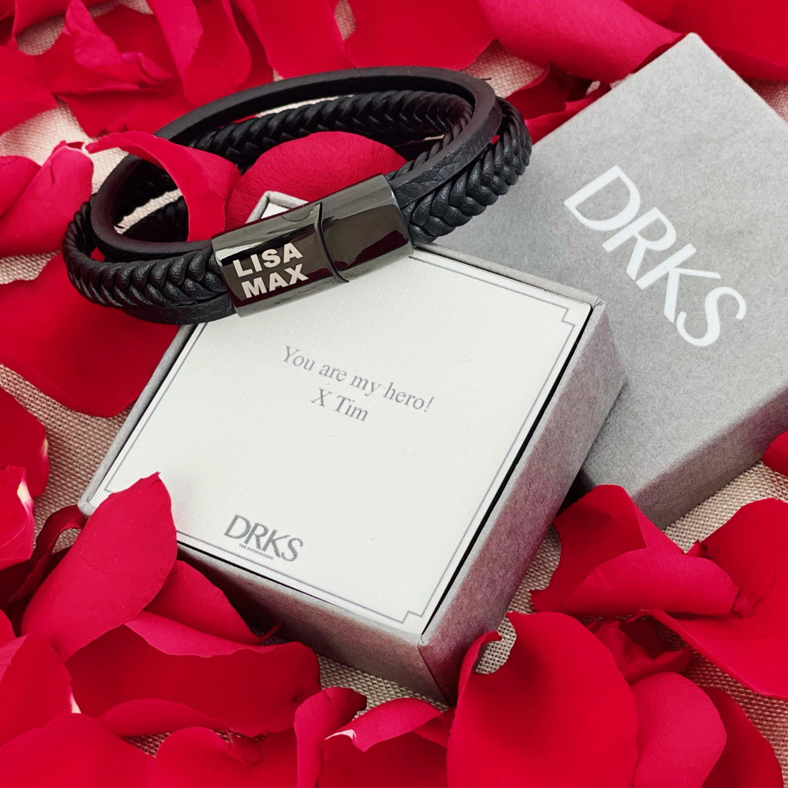 Leren heren armband met namen zwart