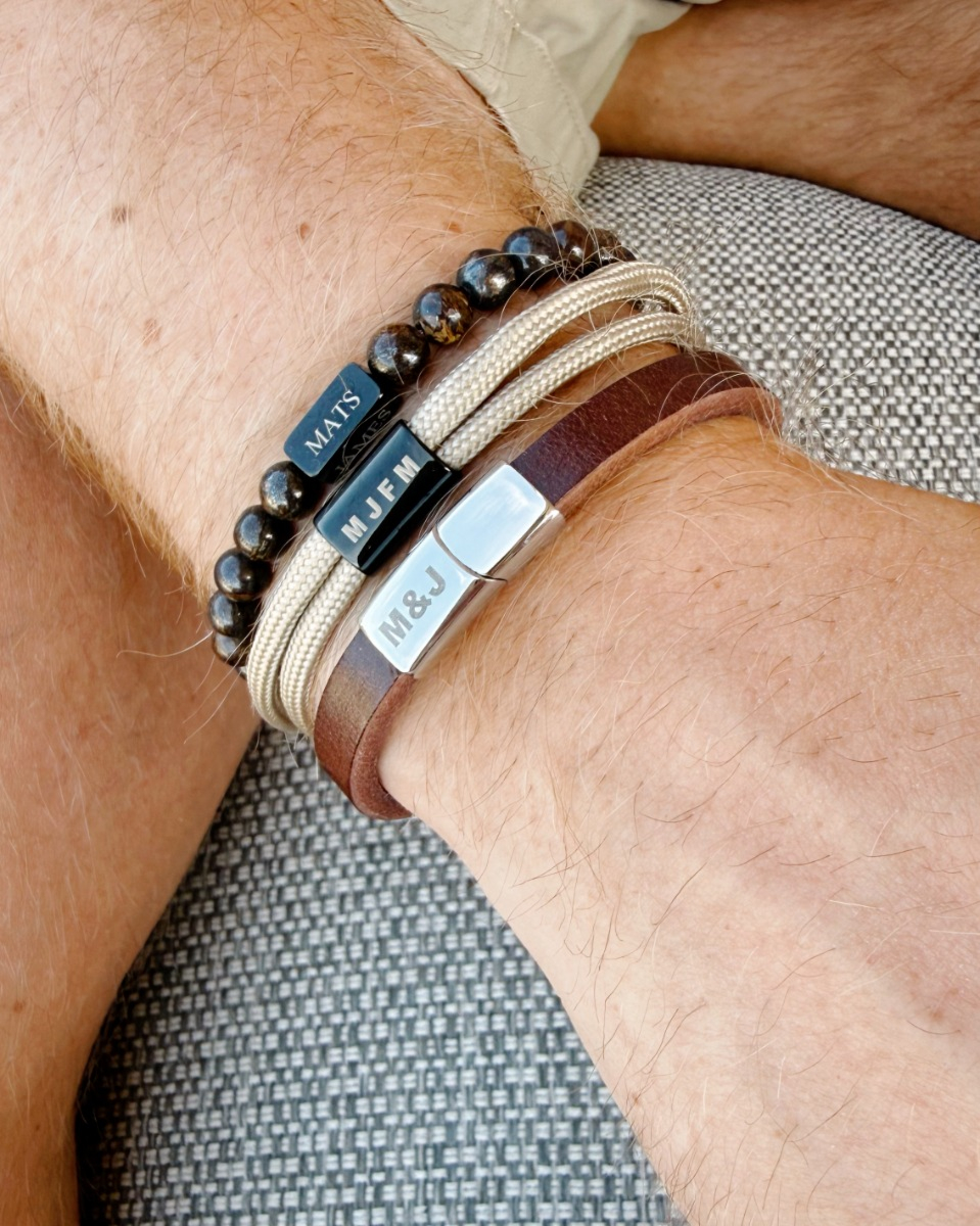 Naam armband heren beige