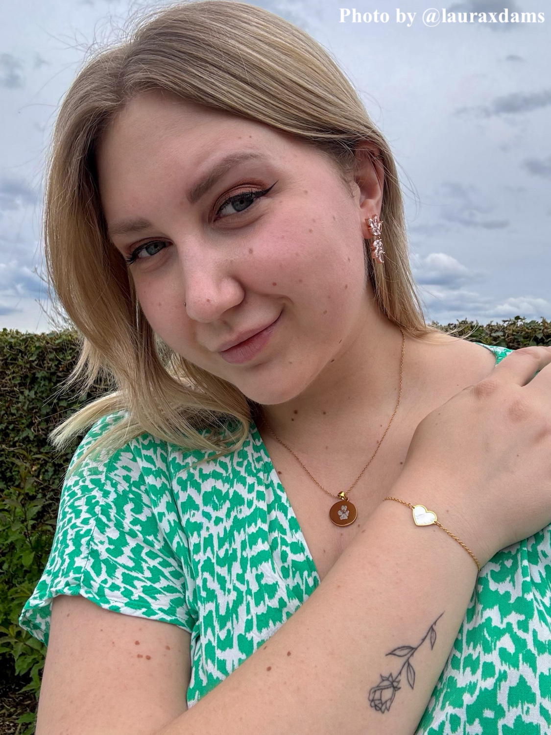 Armband parelmoer hartje goud kleurig