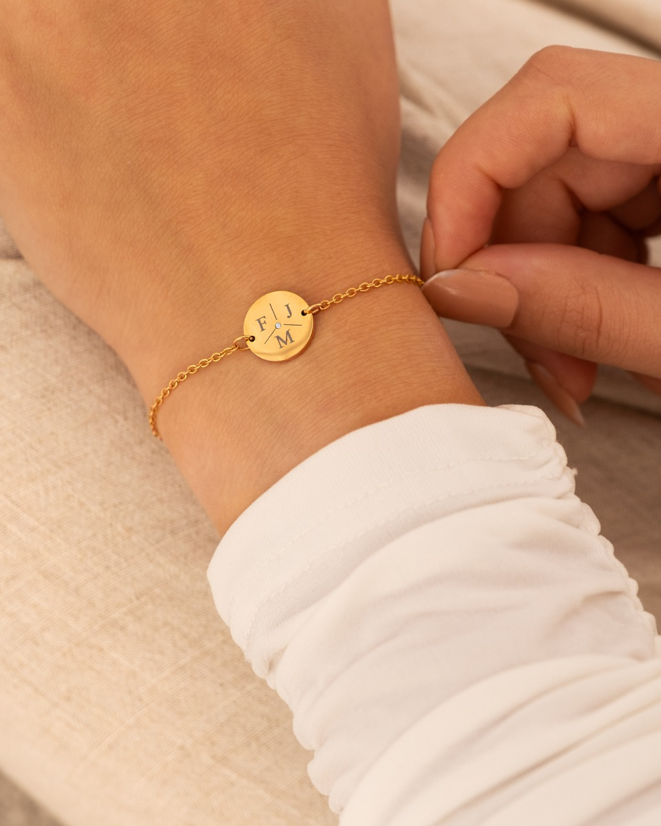 Gouden armband met 3 initialen