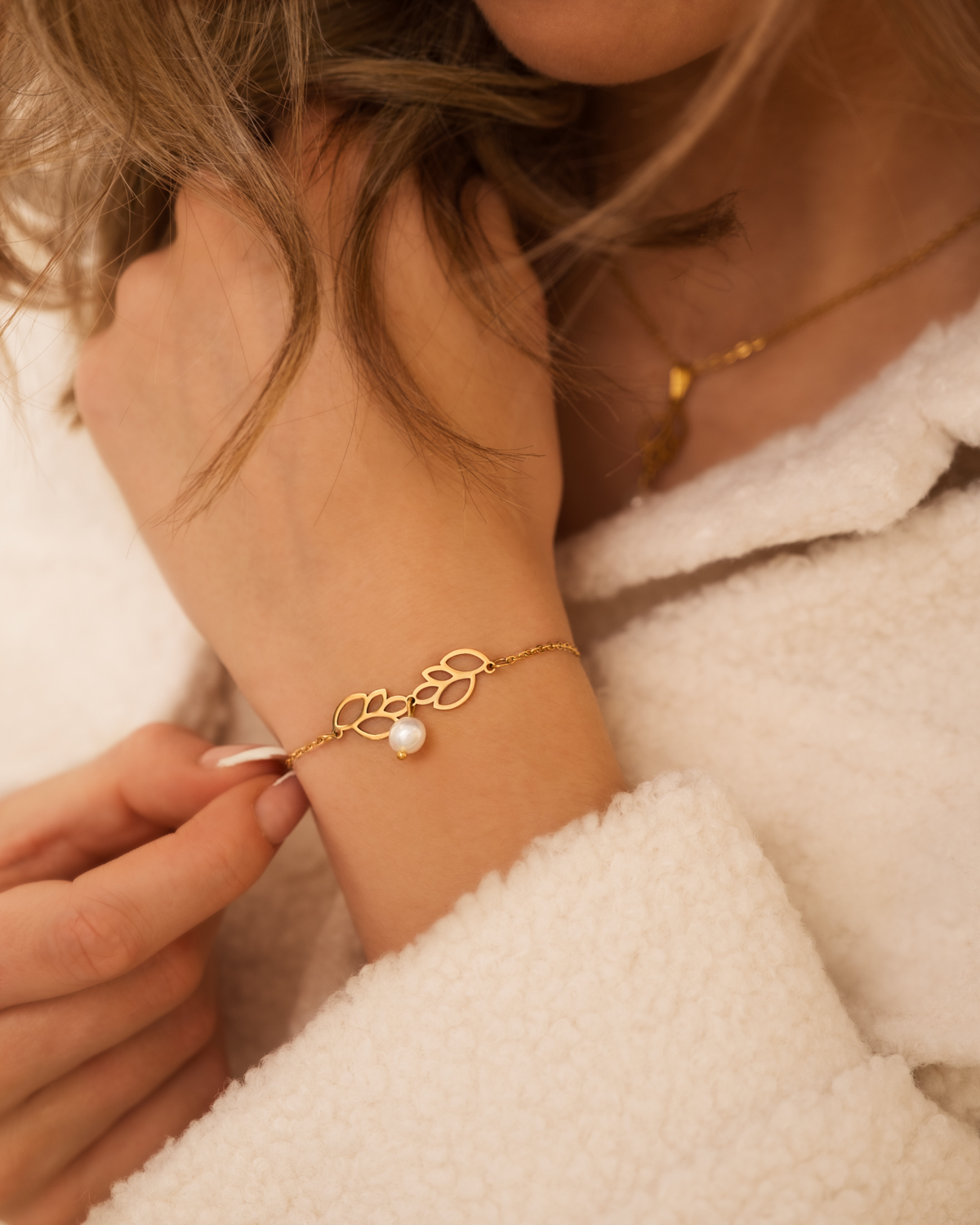 Gouden boho armbandje met parel