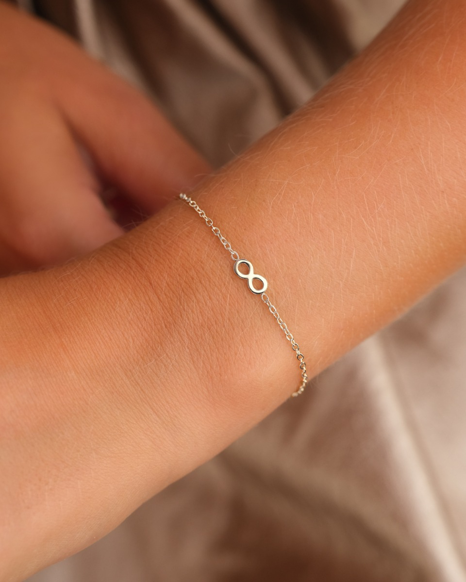 zilveren mini infinity armband voor kindjes