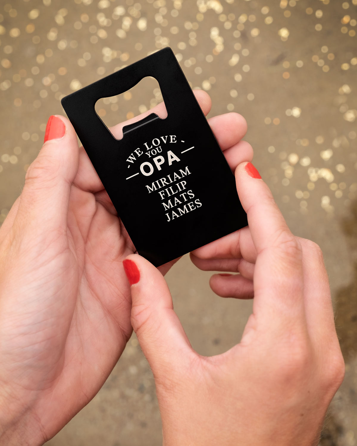 Flesopener met namen zwart - We love you opa