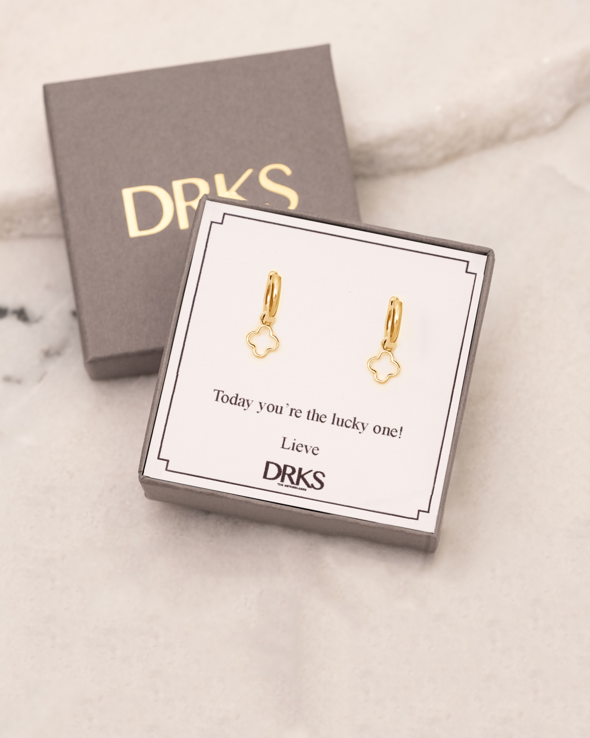 gouden clover oorbellen kids in DRKS doosje