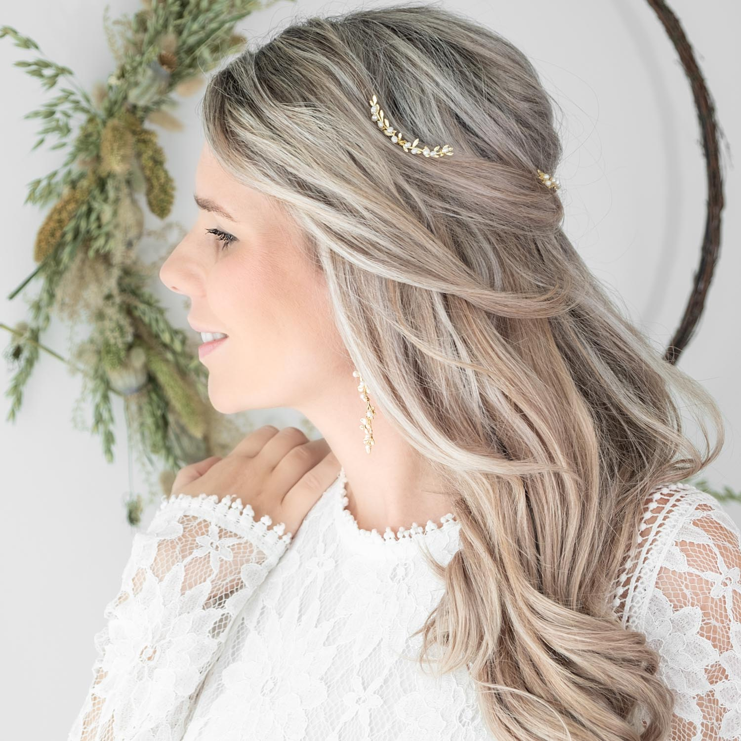 Gouden haaraccessoire voor de bruid voor een complete look