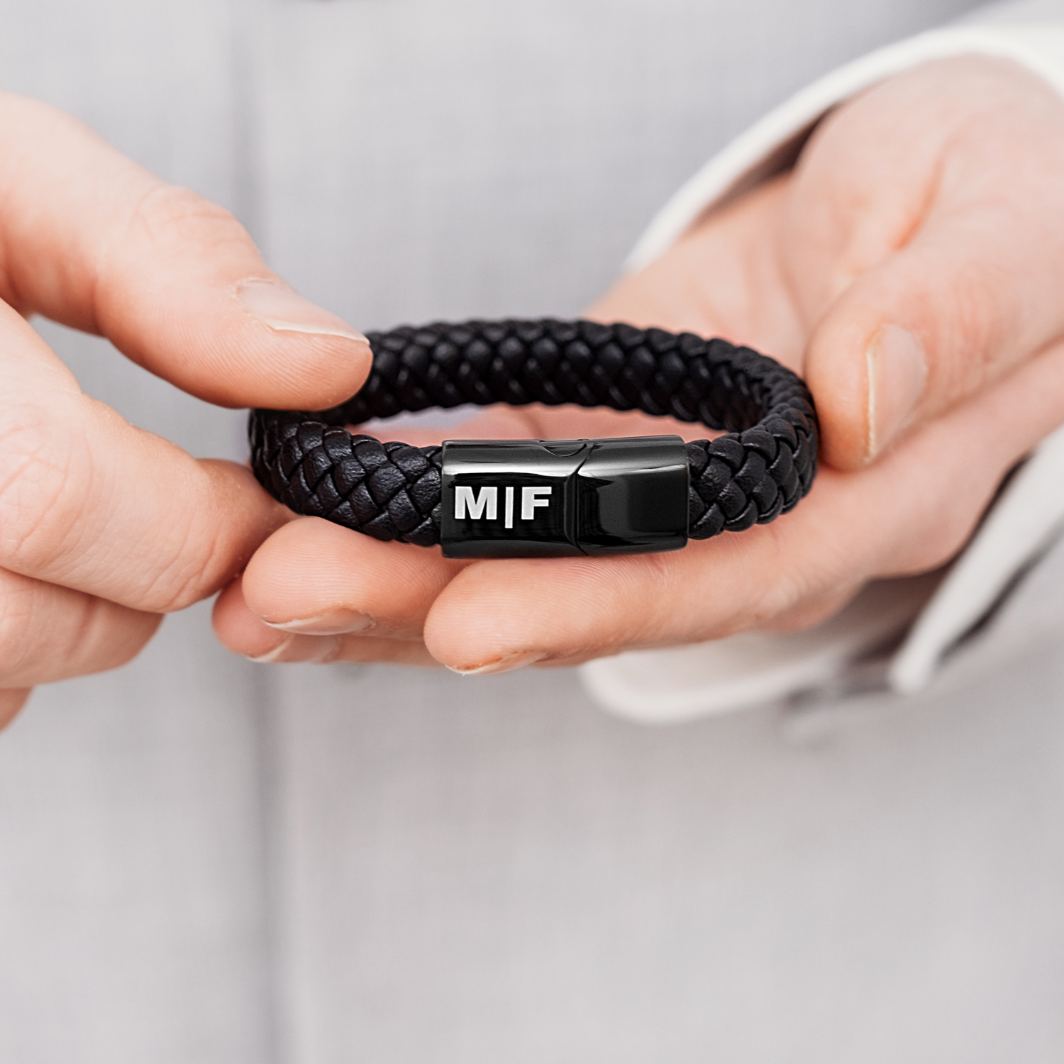 Zwarte heren armband met initialen