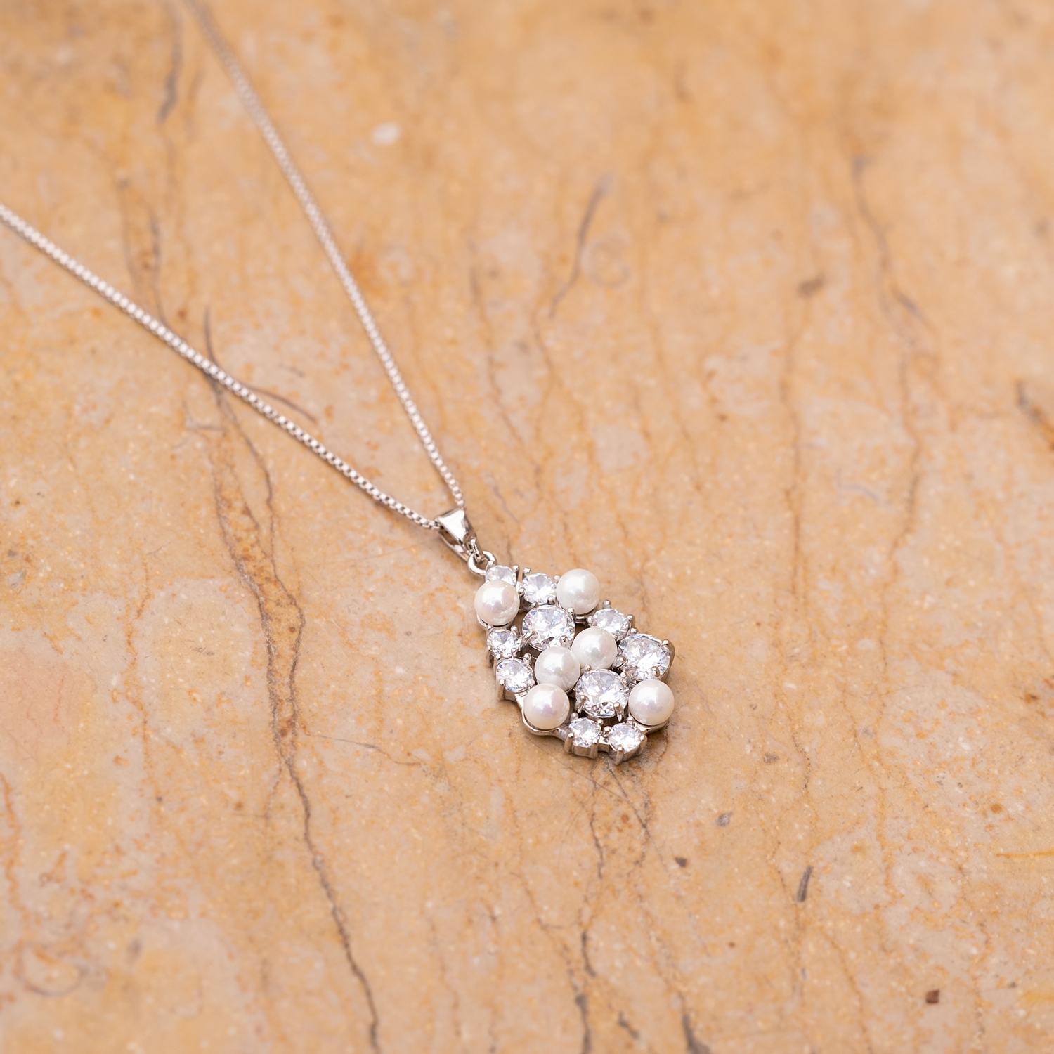 Bruids Ketting Met Parels en Steentjes