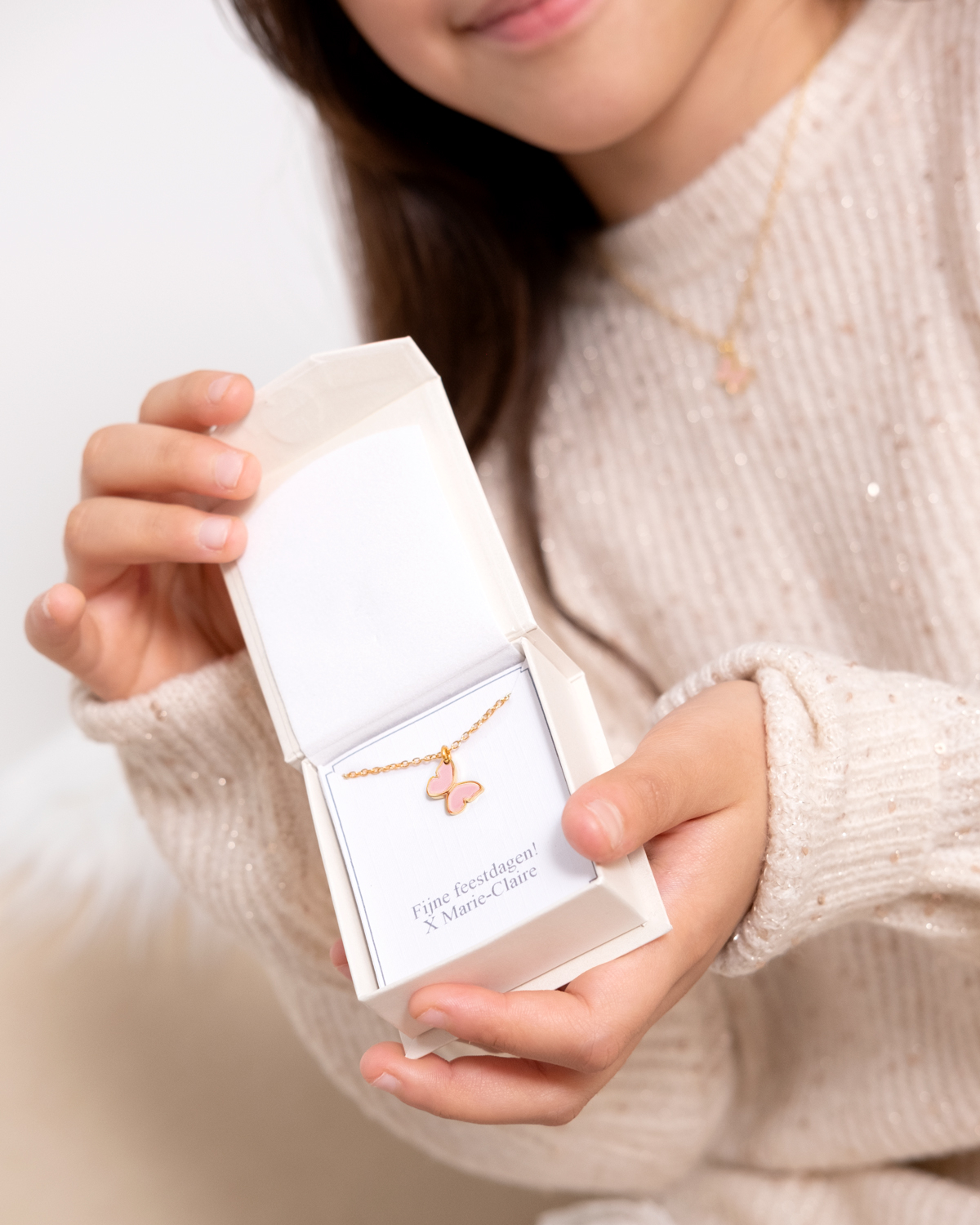 Ketting goudkleurig voor kinderen met vlinder