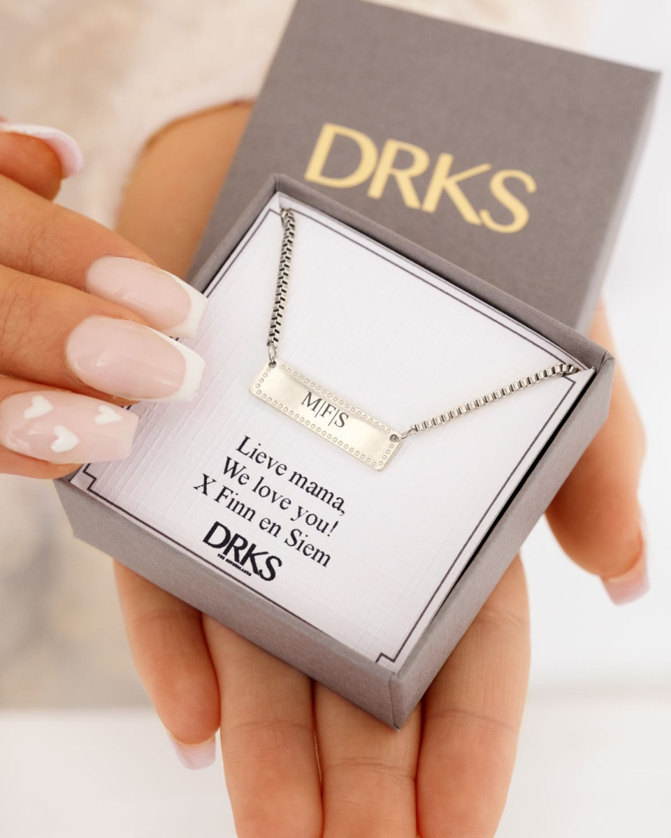 zilveren ketting met persoonlijke tekst voor mama
