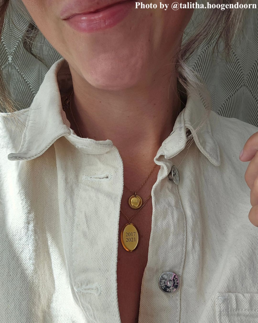 Influencer met ketting