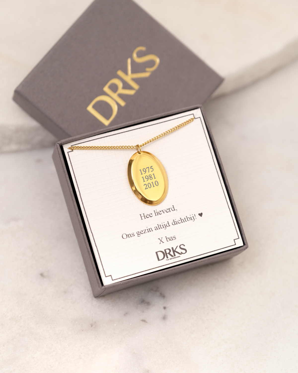 Gouden familie ketting met jaartallen