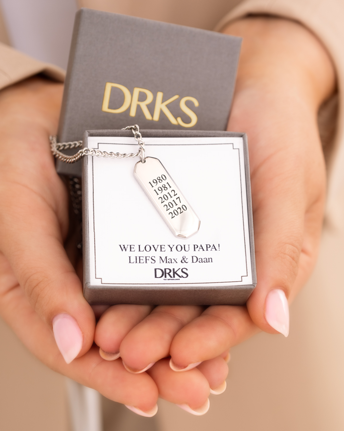 Zilveren mannen ketting in sieradendoosje