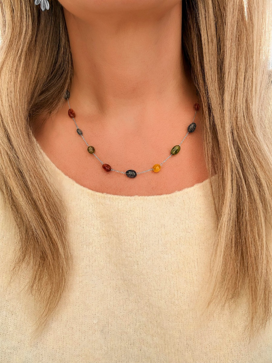 Zilveren kralen ketting met kleuren
