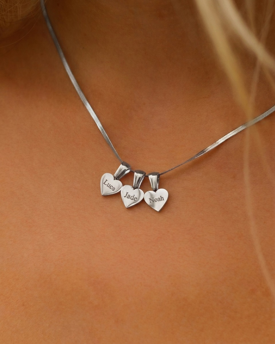 Hartjes ketting met namen zilver