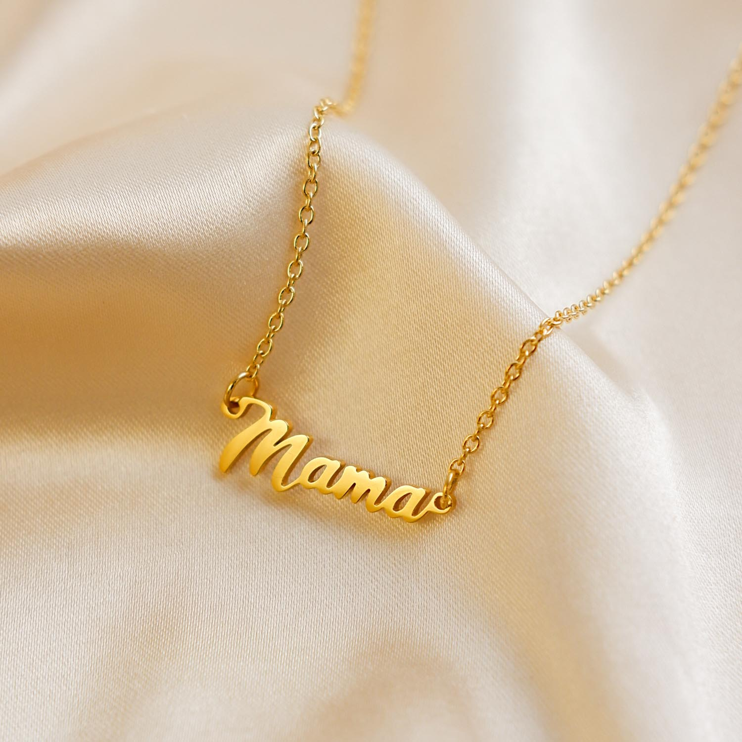 Mooie mama ketting in het goud voor een mooie look