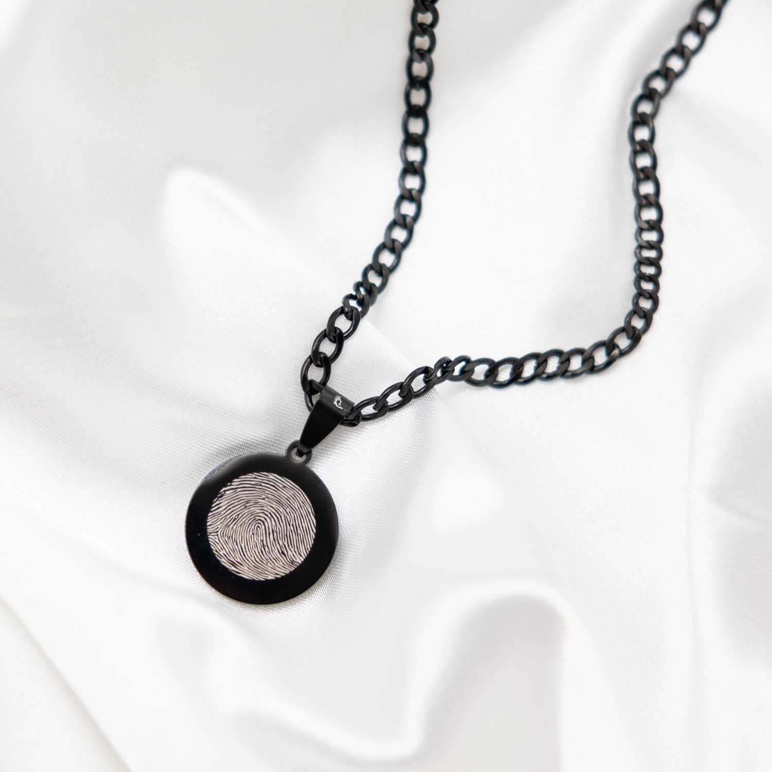 Zwarte ketting met vingerafdruk kopen