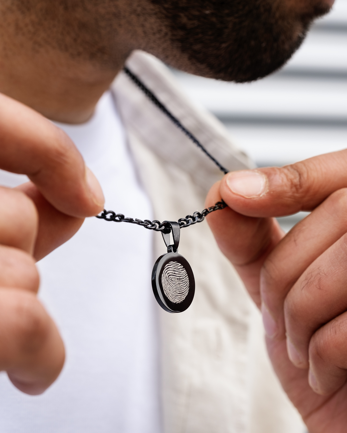 Zwarte ketting met vingerafdruk 