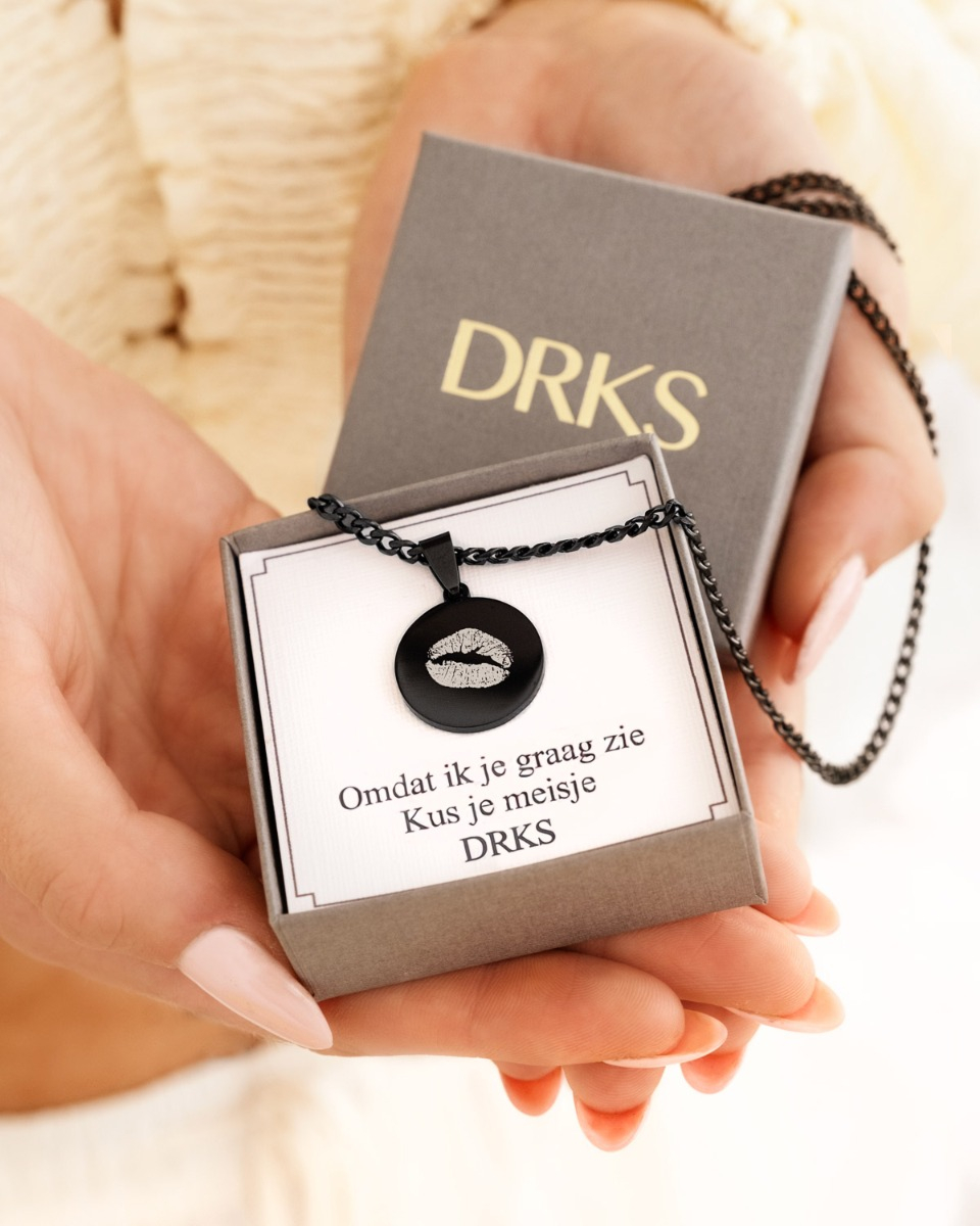 zwarte heren ketting met kus afdruk