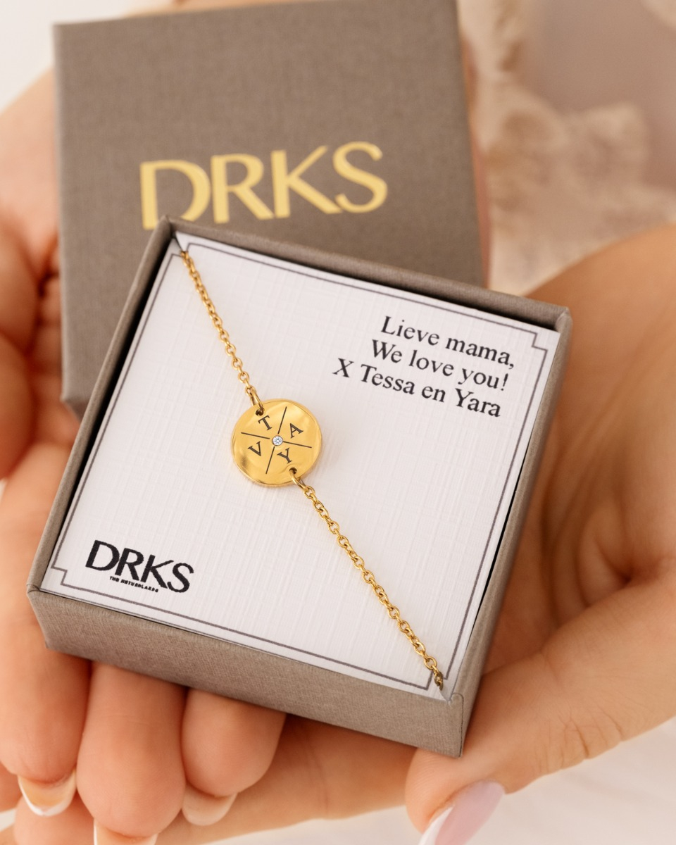 Sieradendoosje met graveerbare armband goud
