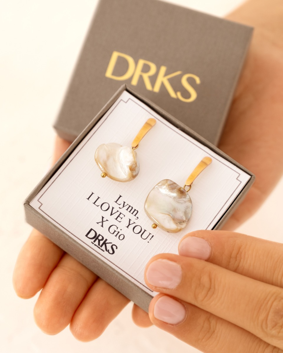 gouden oorbellen met beige steentjes
