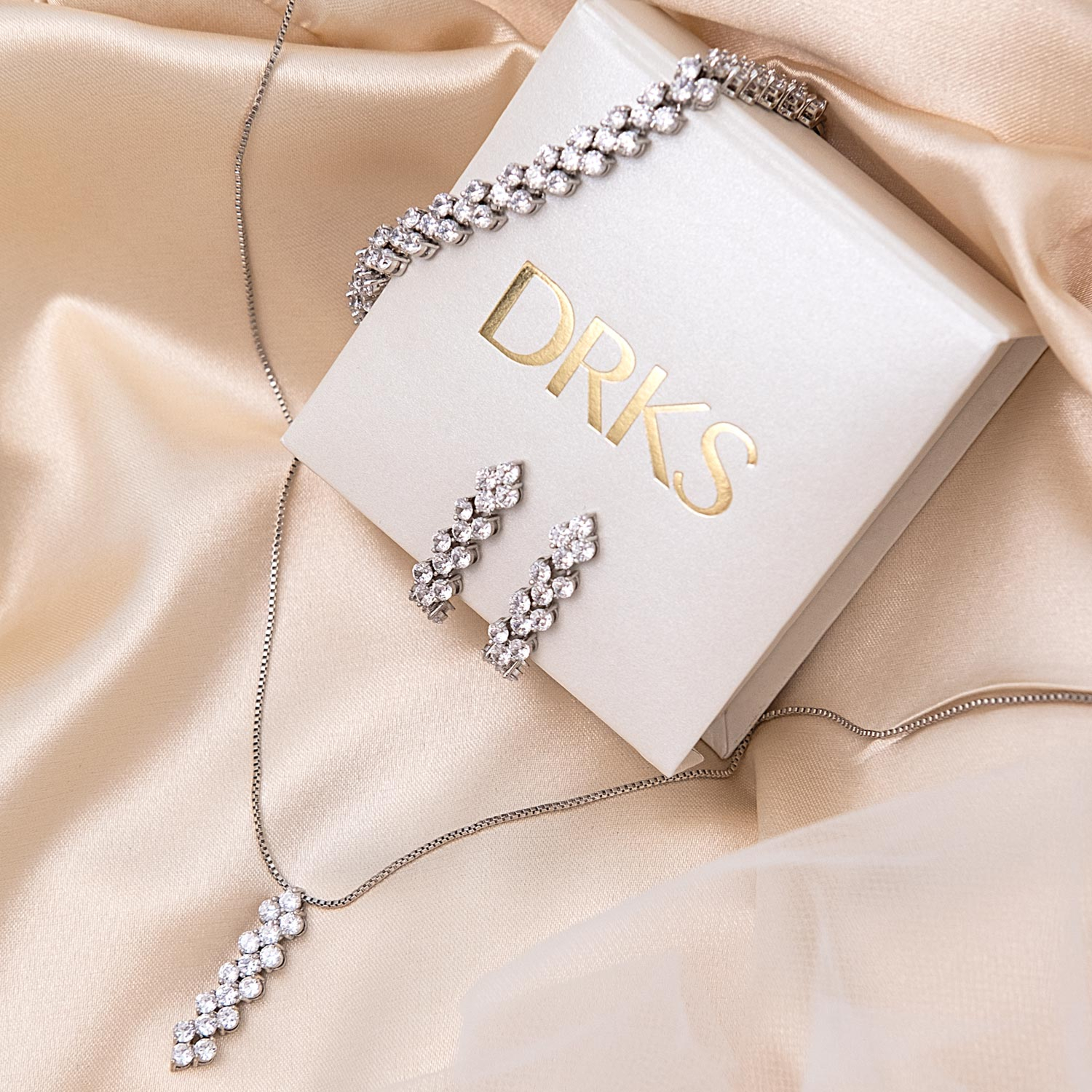 Ketting met sparkle hanger uit sieraden set