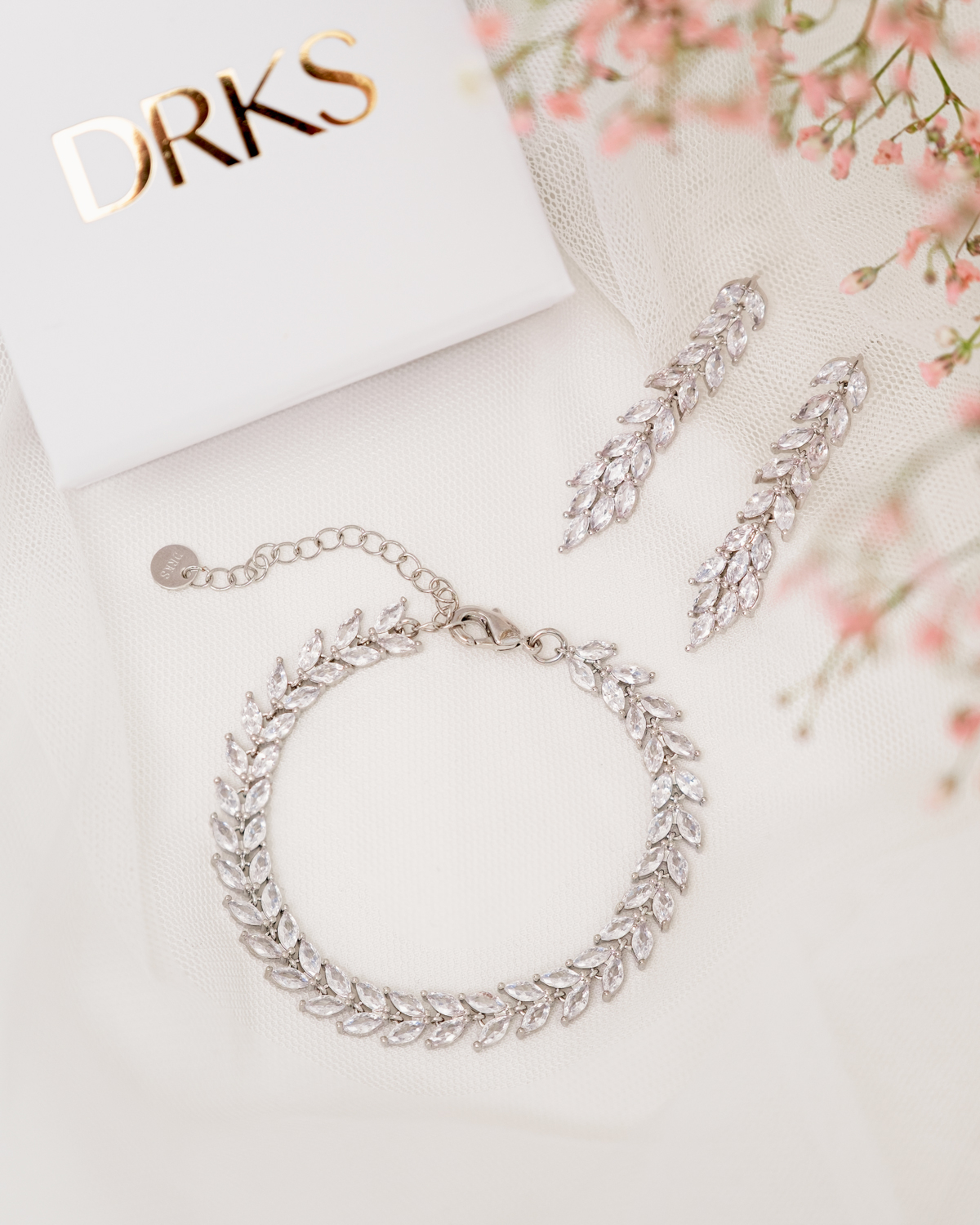 Zilveren sieraden set voor de bruid met steentjes