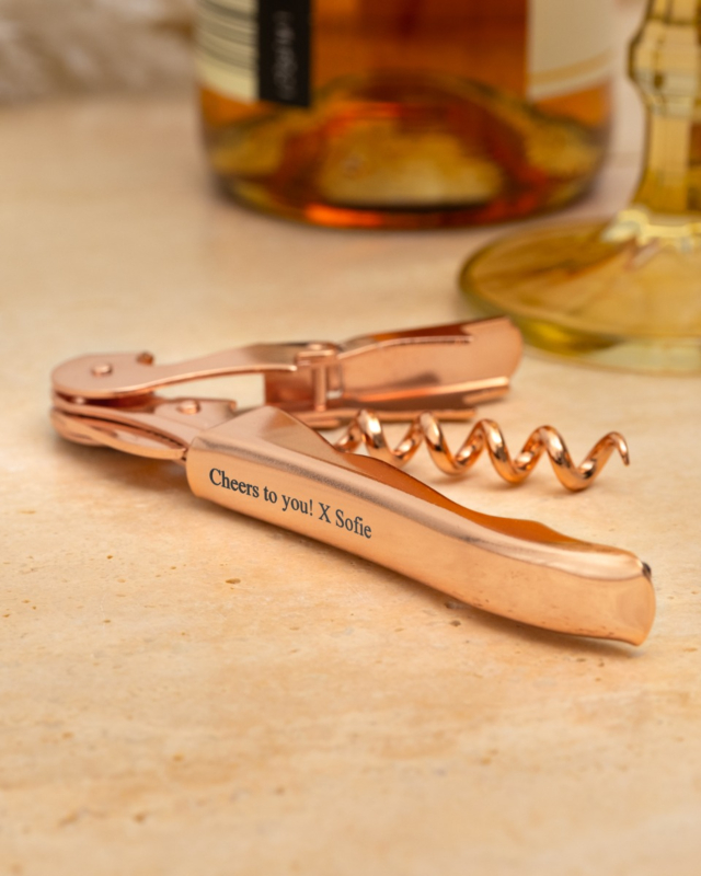 rose gouden wijnopener met gravering
